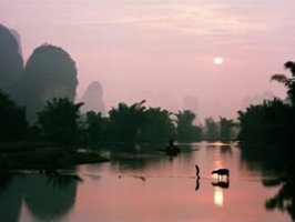 我错过身边的风景，任由自己在这无终点的道路上走