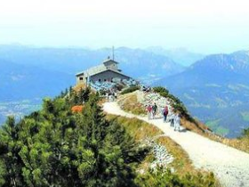 供行动不便者可轻松直达最高楼层，饱览大地风光